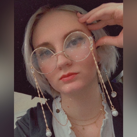 Meet your Posher, Lilly - Picture 5 of 8